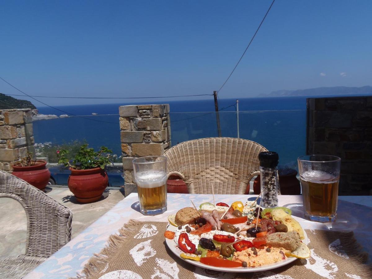 Studios Milos Skopelos-Where The Sea Meets The Sky Exterior photo